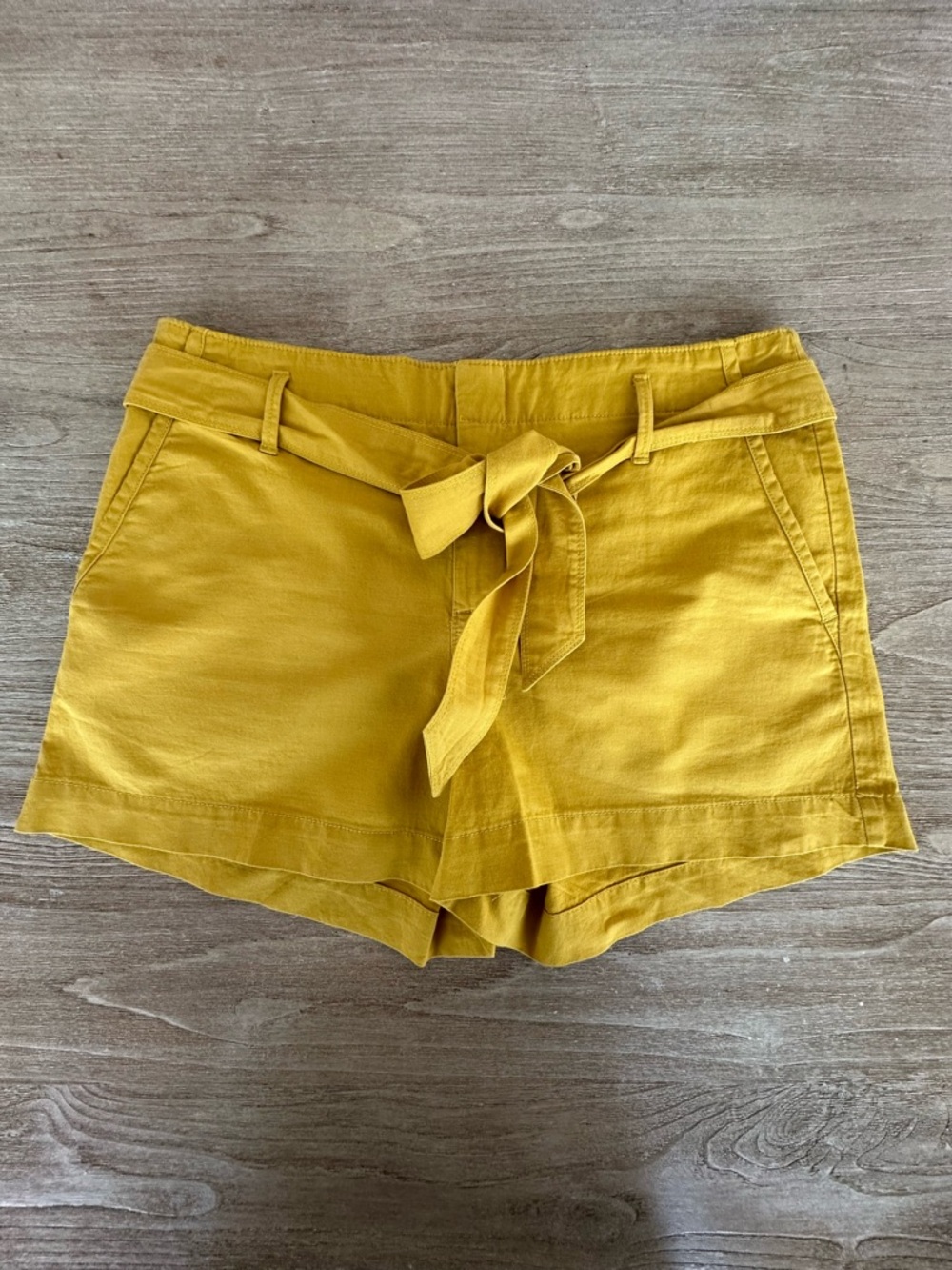 Loft Ann Taylor 4” inseam Shorts Cotton Linen Pockets Tie Waist Mustard Yellow 4
